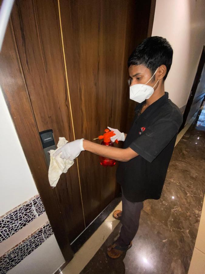 Hotel Meriton Mumbai International Airport T-2 외부 사진