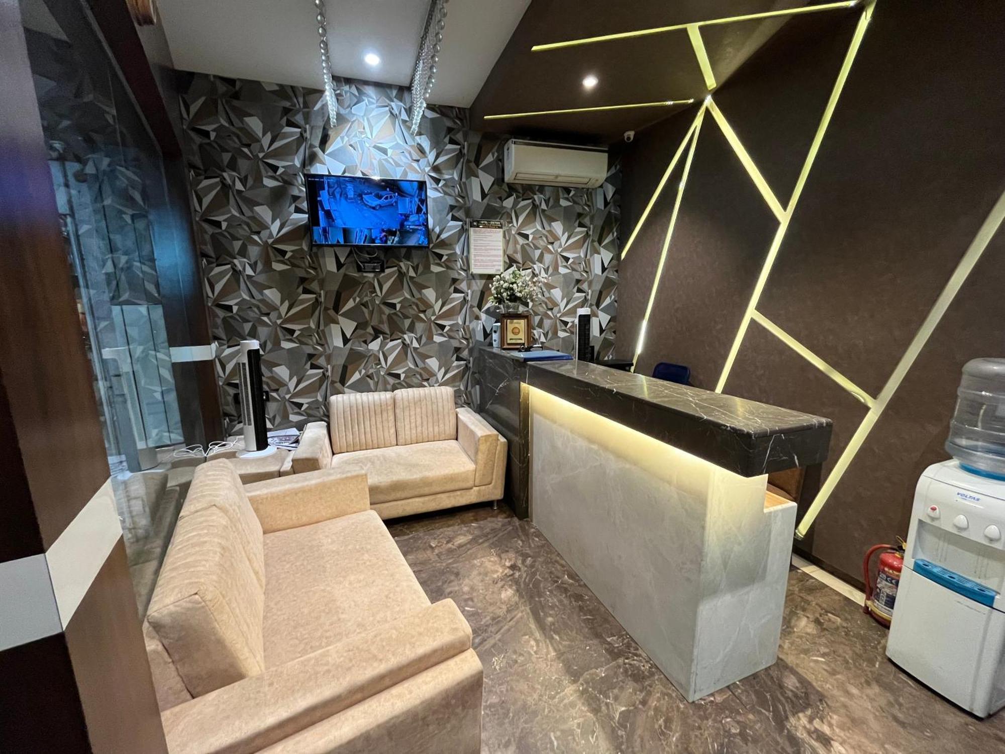 Hotel Meriton Mumbai International Airport T-2 외부 사진