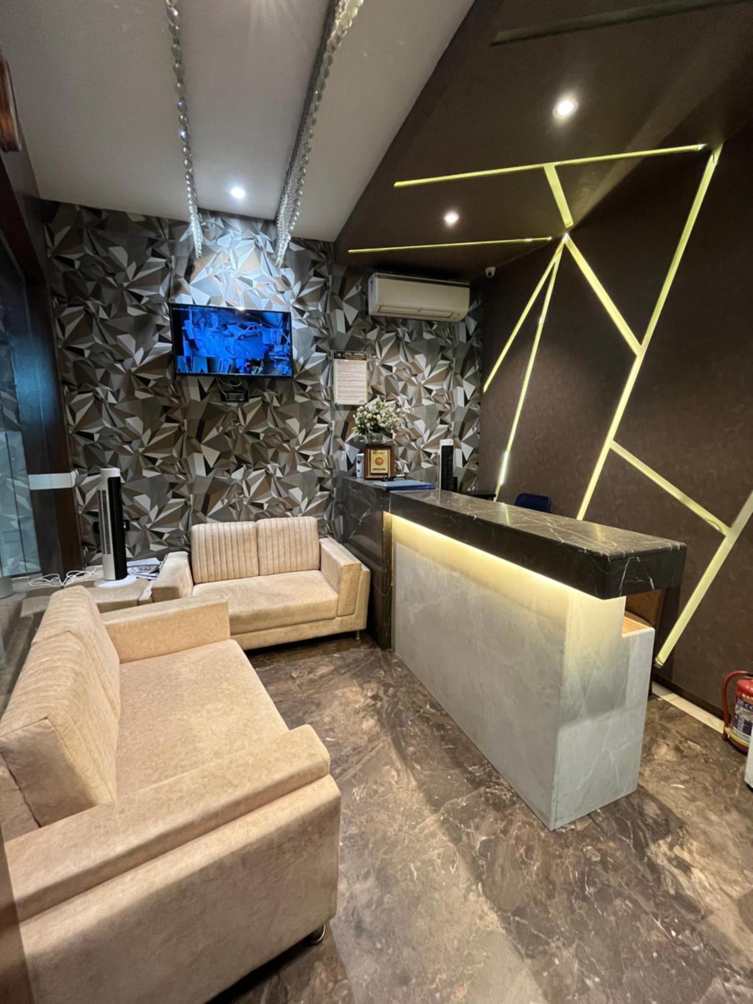 Hotel Meriton Mumbai International Airport T-2 외부 사진