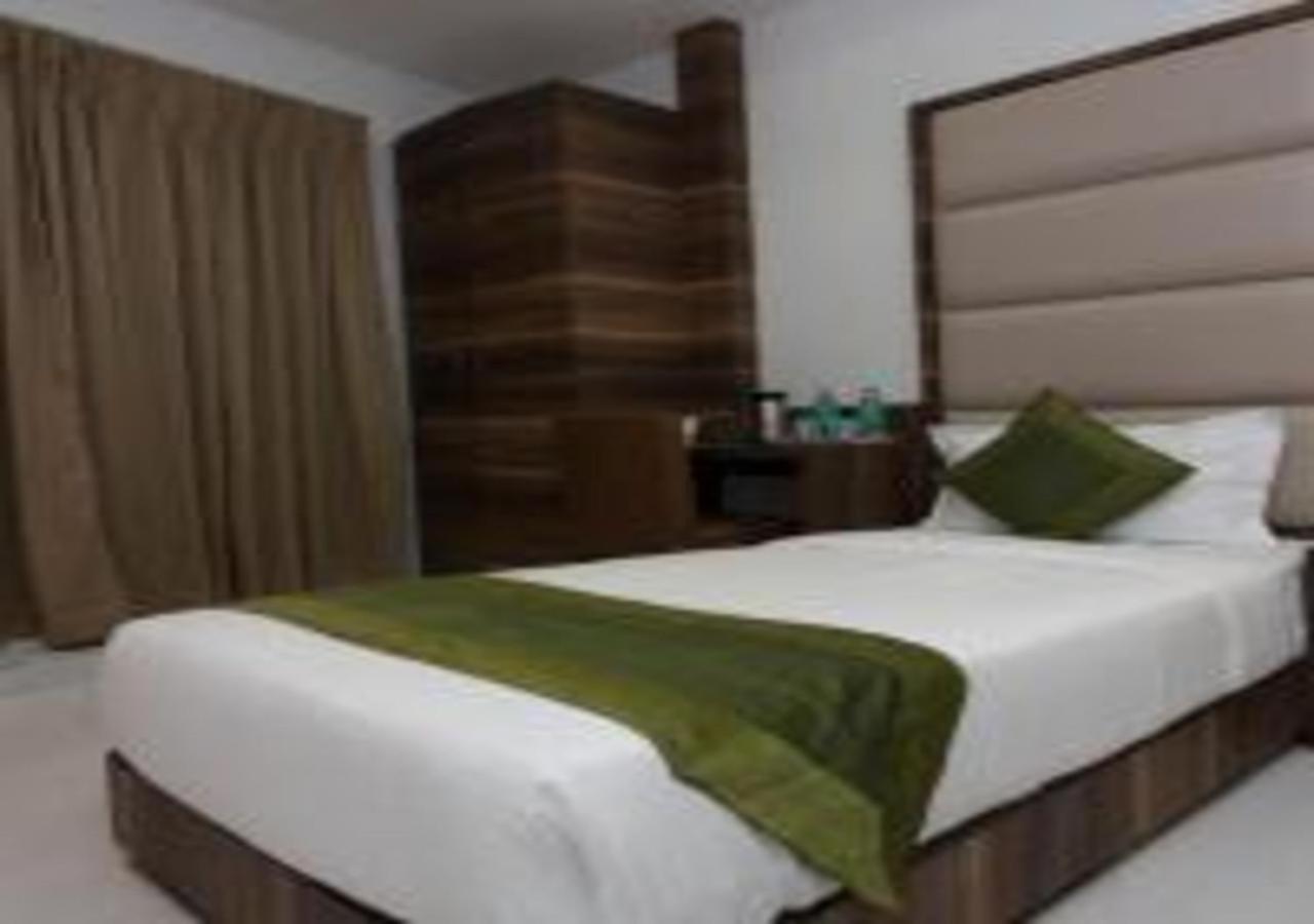 Hotel Meriton Mumbai International Airport T-2 외부 사진